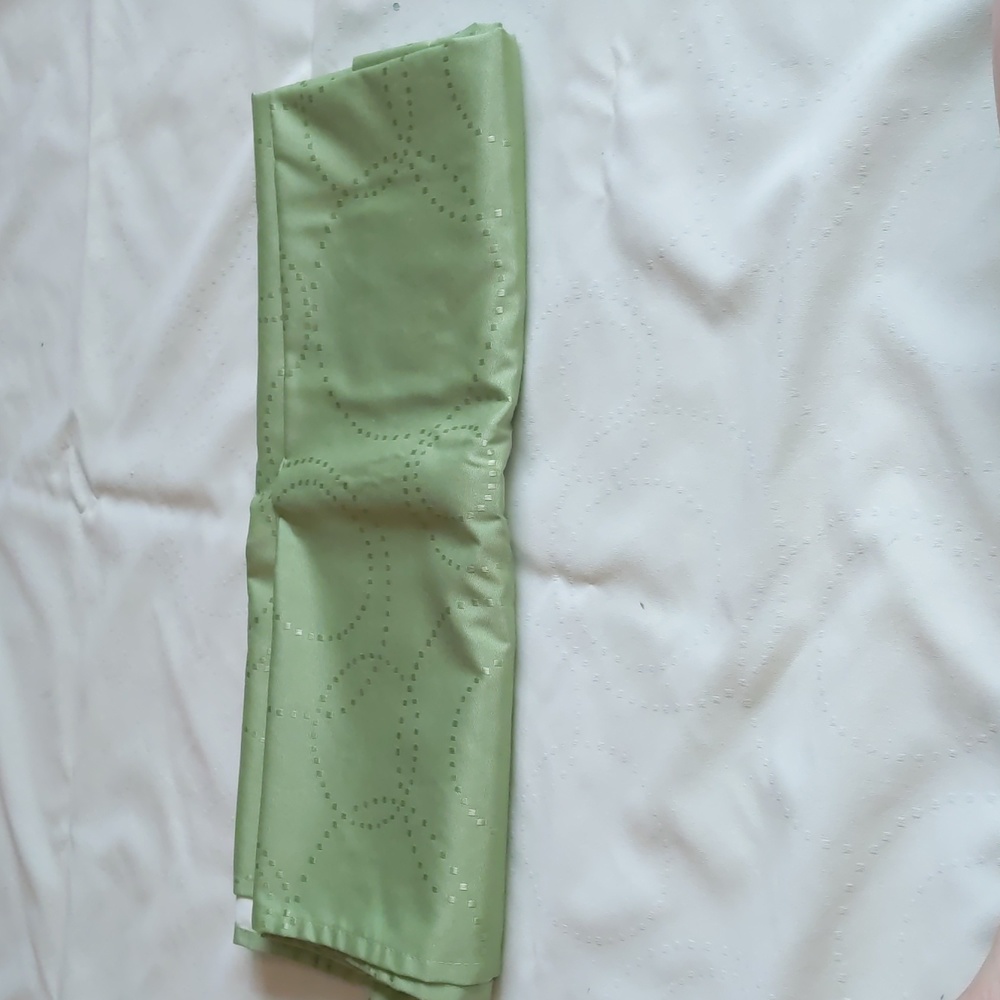 Green black out curtains/panels - Picture 8 of 8